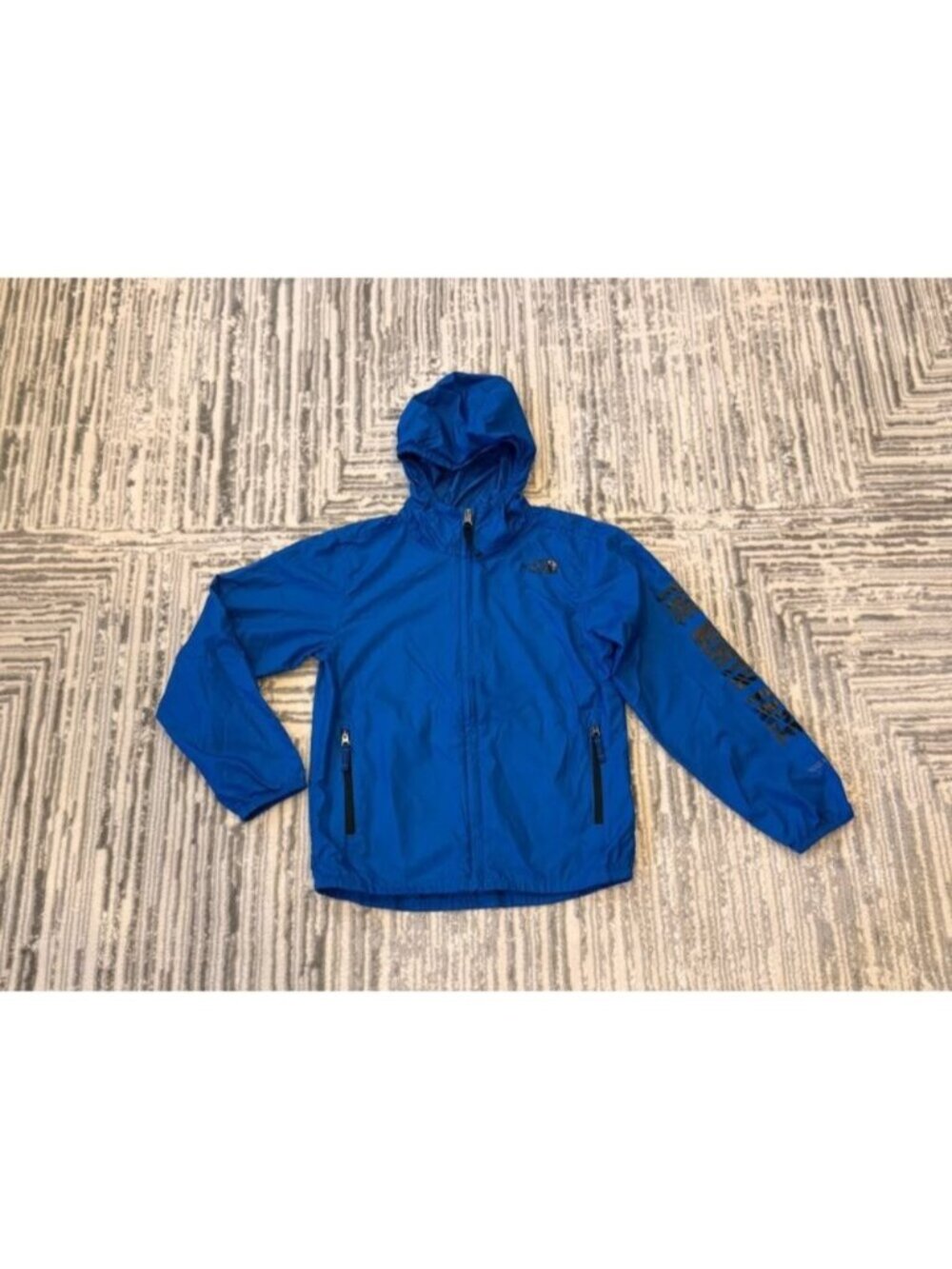 The North Face kids youth small 7/8 (unisex) blue Windwall jacket